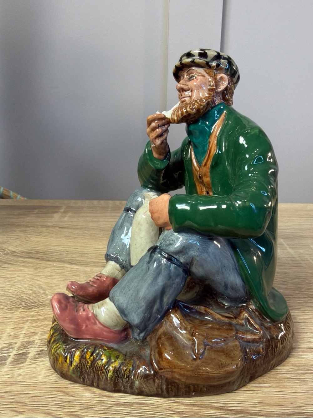 Vintage 1969 Royal Doulton ENGLAND HN2362 "The Wayfarer” 5.5” Tall Figurine